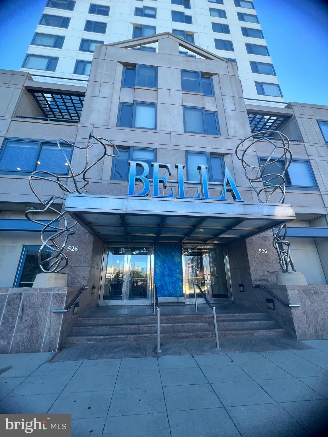 526 Pacific Avenue Atlantic City, NJ 08401 - Photo 2 of 21 a view of a front of the house