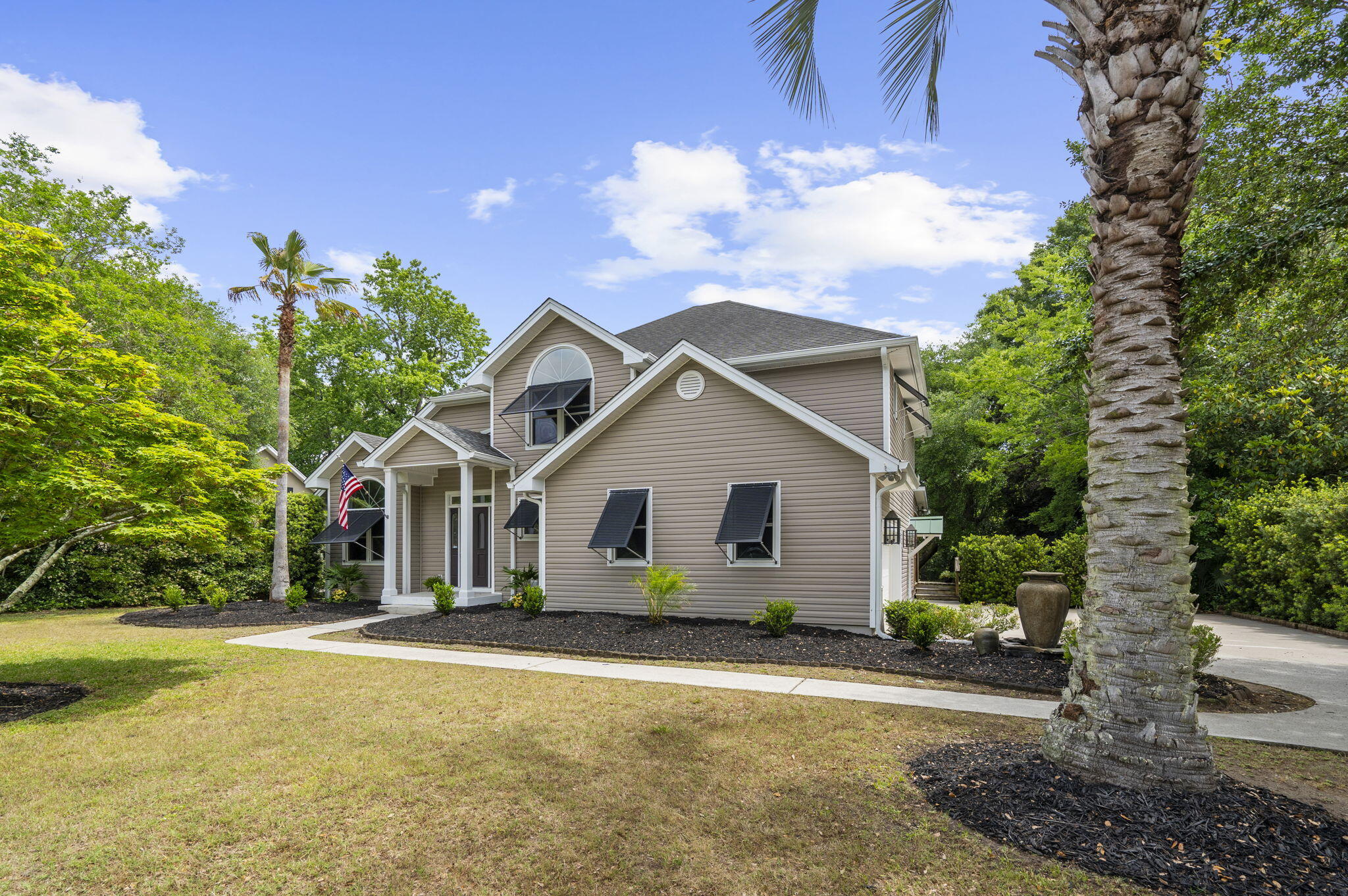 516 Rice Planters Drive Mount Pleasant, SC 29464 - Photo 3 of 37 2-web-or-mls-DSC02853