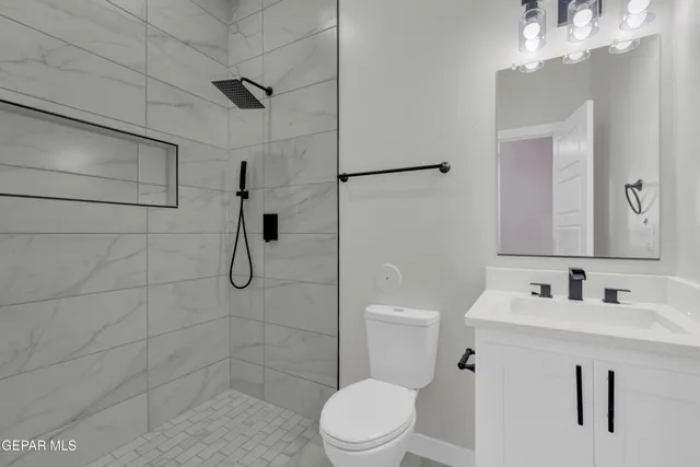 $329,950 | 340 Burbridge Road, Clint, TX 79836