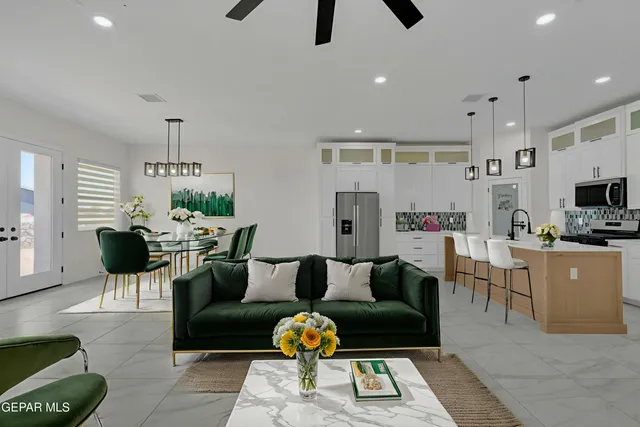 $329,950 | 340 Burbridge Road, Clint, TX 79836