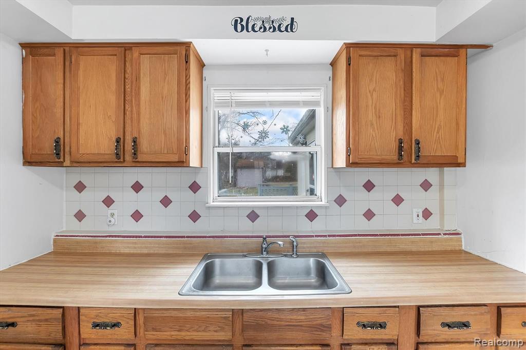 322 Michelson Road Rochester Hills, MI 48307 - Photo 13 of 31