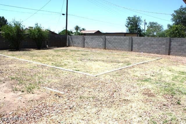 101 West Roeser Road Phoenix, AZ 85041 - Photo 19 of 29 19 Huge Backyard