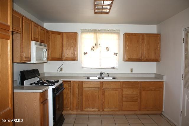 101 West Roeser Road Phoenix, AZ 85041 - Photo 4 of 29 4 Kitchen View B