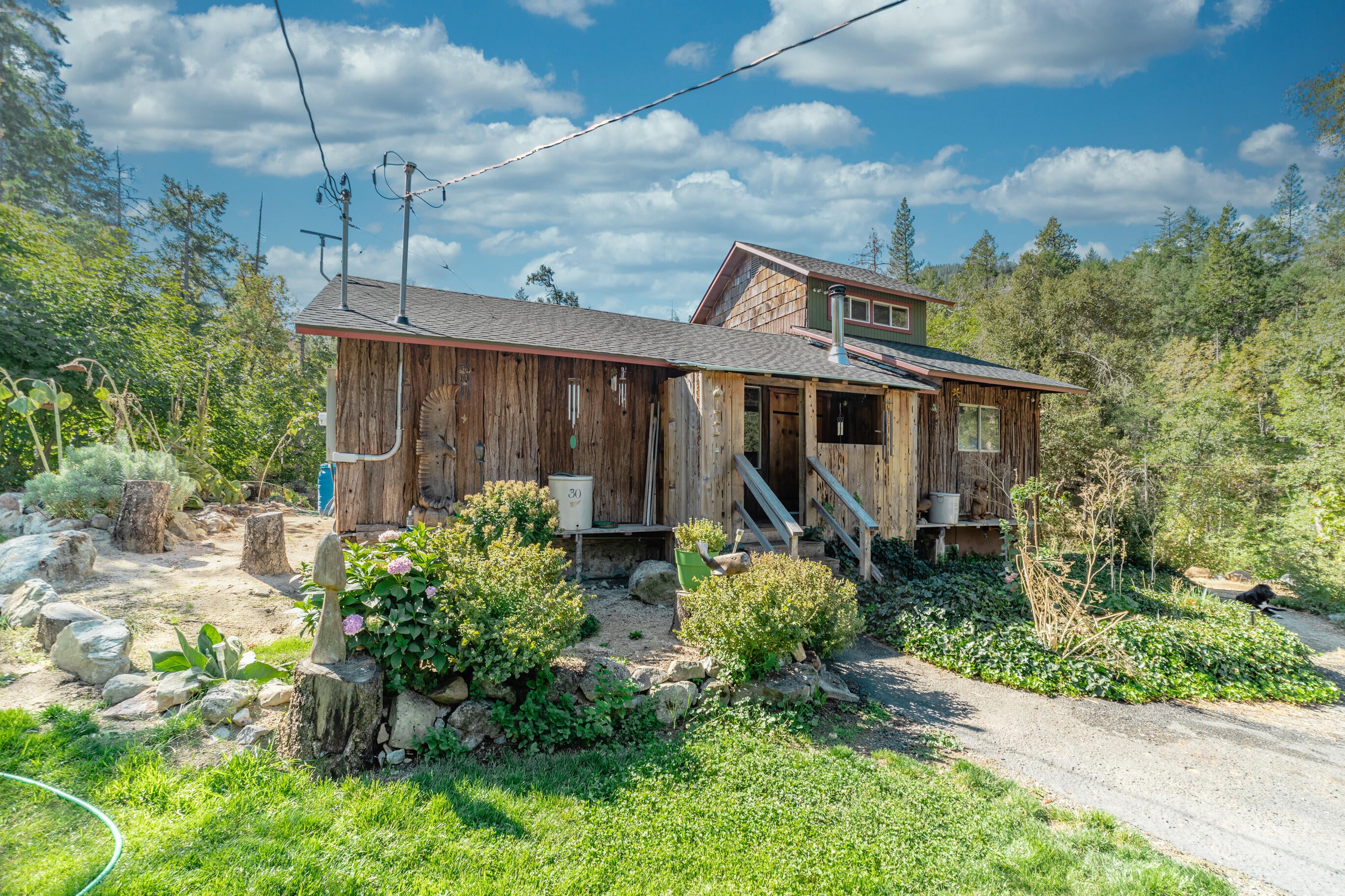 2652 Winona Road Grants Pass, OR 97526 - Photo 4 of 17 Web-4