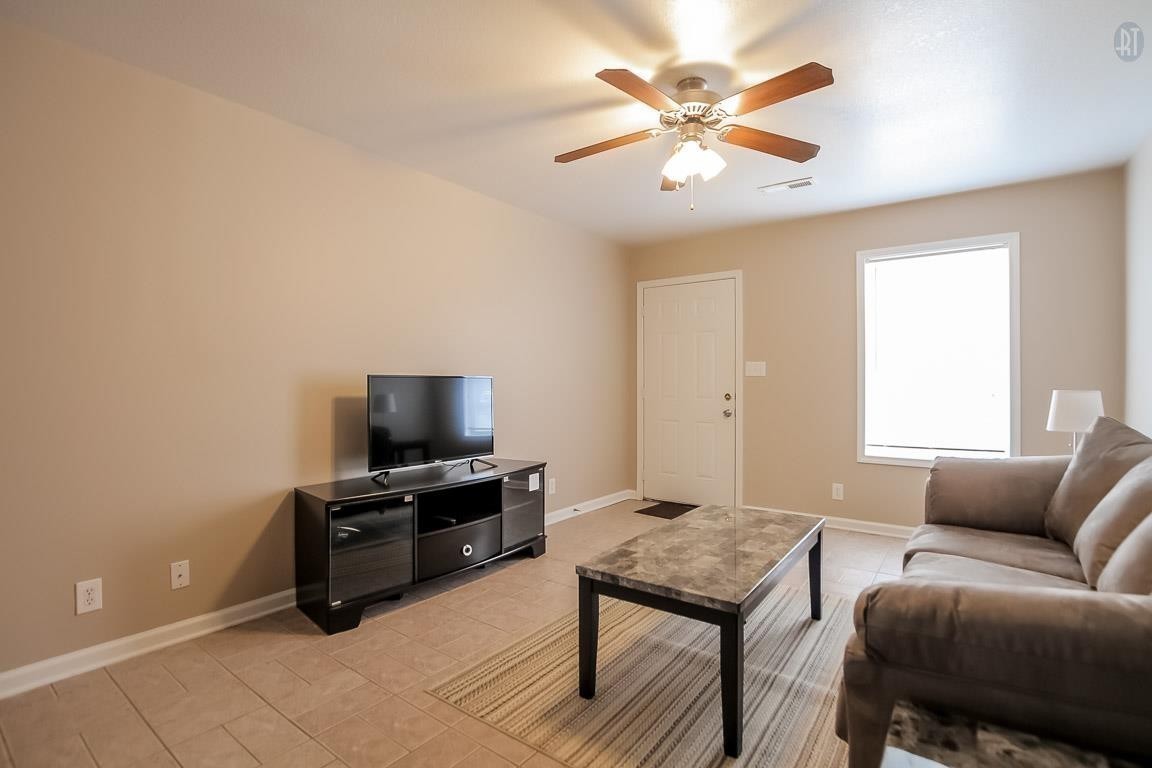 535 Lafayette Road, Unit I2 Clarksville, TN 37042 - Photo 8 of 24 Gallery Image 8