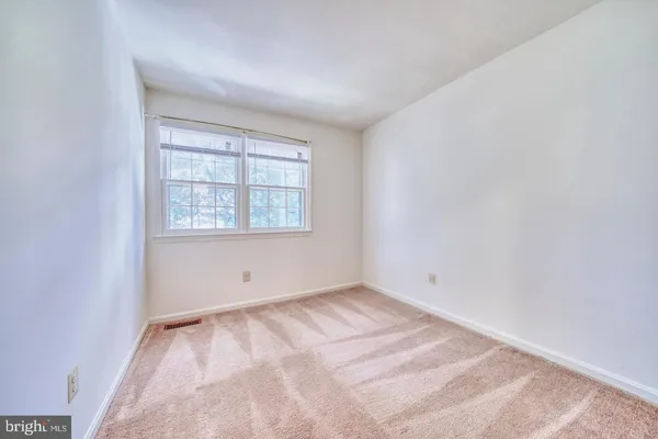 $2,800 | 4936 McFarland Drive, Fairfax, VA 22032