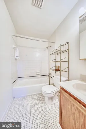 $2,800 | 4936 McFarland Drive, Fairfax, VA 22032