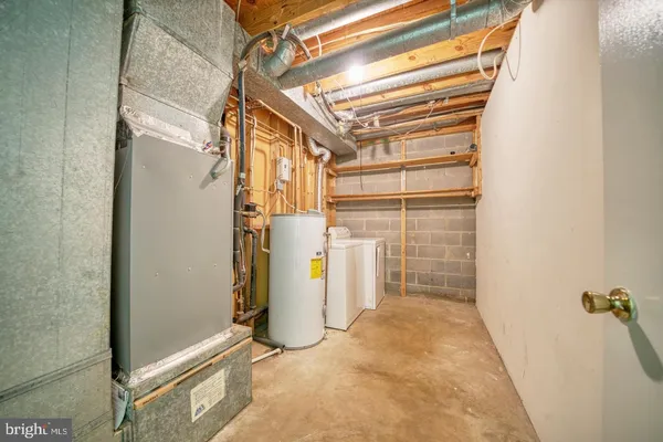 $2,800 | 4936 McFarland Drive, Fairfax, VA 22032