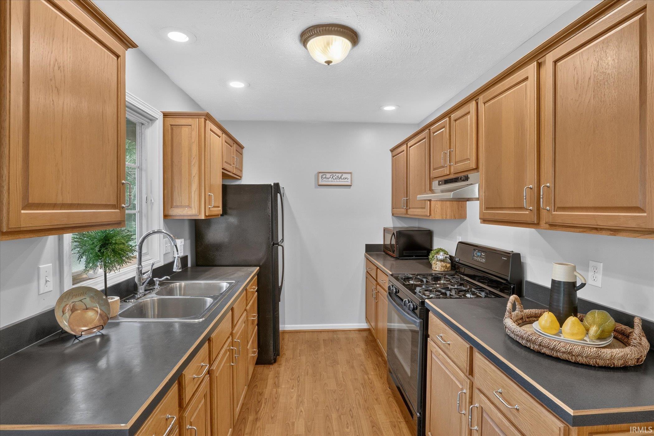 52670 Primrose Road South Bend, IN 46628 - Photo 20 of 41 Gallery Image 20
