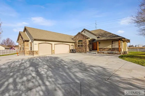 $1,100,000 | 2917 Woodbridge Circle, Idaho Falls, ID 83401