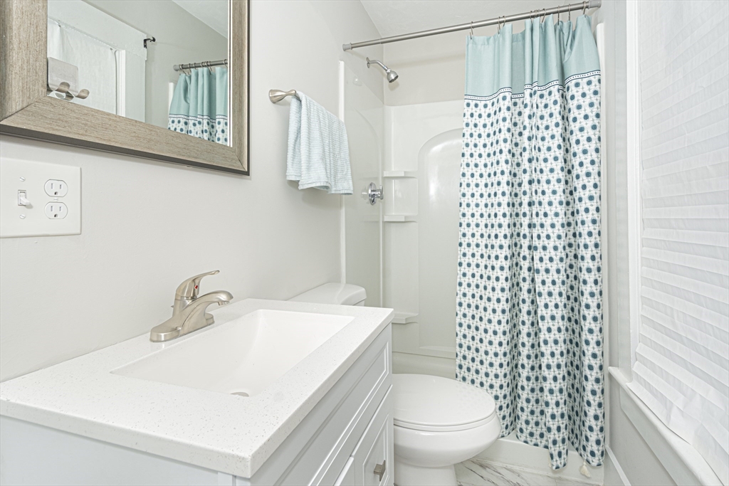 29 Maple Street, Unit 2 Uxbridge, MA 01569 - Photo 24 of 31 Gallery Image 24
