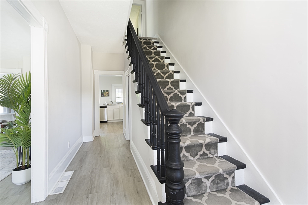 29 Maple Street, Unit 2 Uxbridge, MA 01569 - Photo 3 of 31 Gallery Image 3