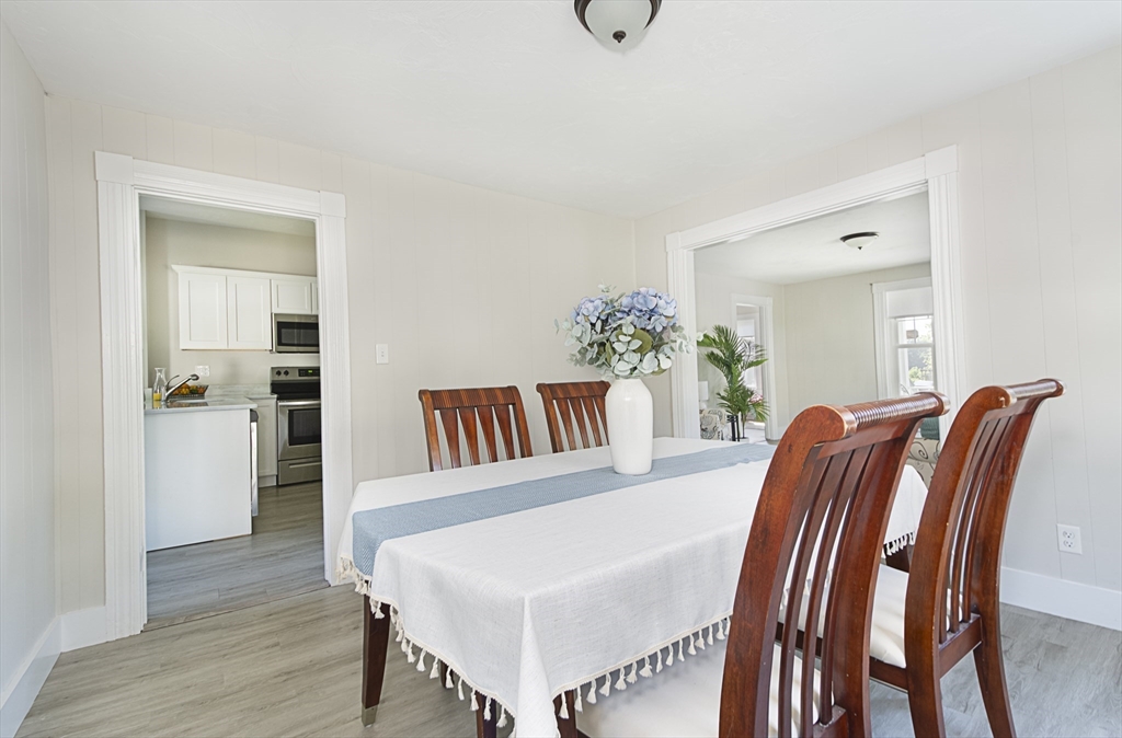 29 Maple Street, Unit 2 Uxbridge, MA 01569 - Photo 8 of 31 Gallery Image 8