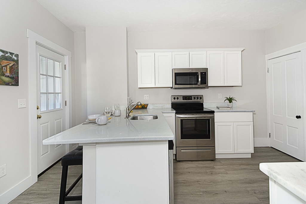 29 Maple Street, Unit 2 Uxbridge, MA 01569 - Photo 10 of 31 Gallery Image 10