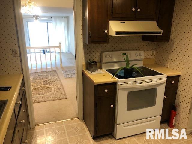 2012 Jeanette Lane, Unit B Springfield, IL 62702 - Photo 6 of 20