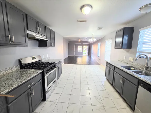 $1,900 | 9514 Manorstone Court, Houston, TX 77044