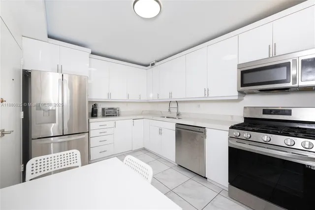 $3,500 | 2030 South Ocean Drive, Unit 227, Hallandale Beach, FL 33009