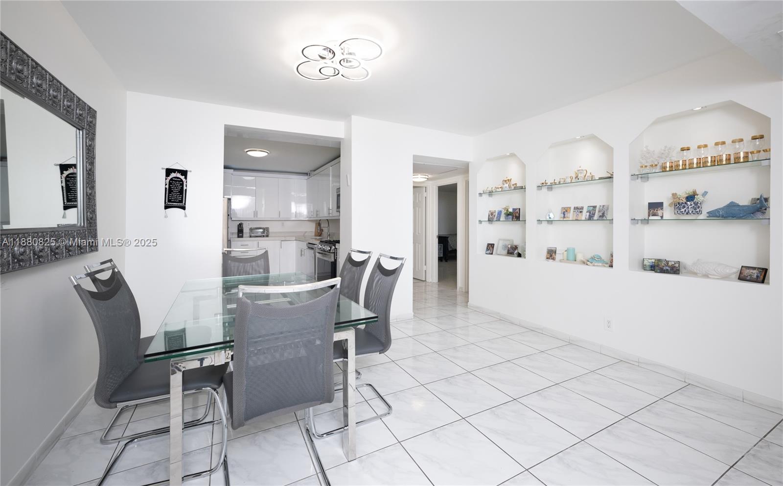 2030 South Ocean Drive, Unit 227 Hallandale Beach, FL 33009 - Photo 7 of 60 DESIGNATED DINING AREA