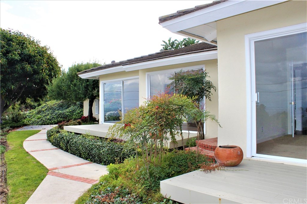 23 Stallion Road Rancho Palos Verdes, CA 90275 - Photo 1 of 1 Gallery Image 1