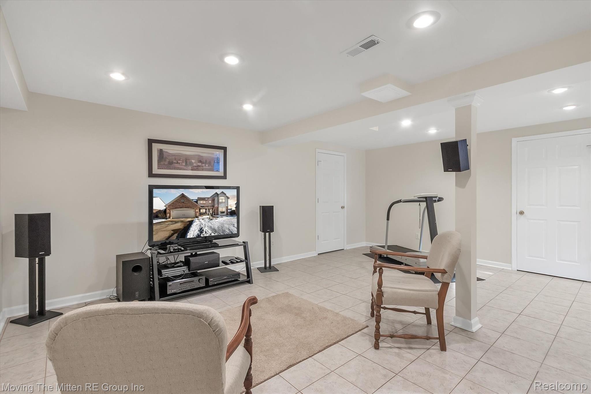 6616 Fox Hills Road Canton, MI 48187 - Photo 35 of 38 m42.jpg