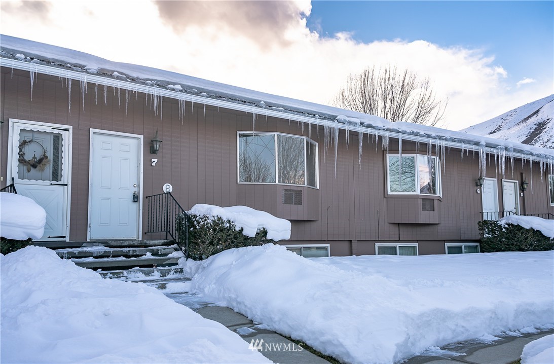1815 Number 2 Canyon Road, Unit 7 Wenatchee, WA 98801 - Photo 3 of 25