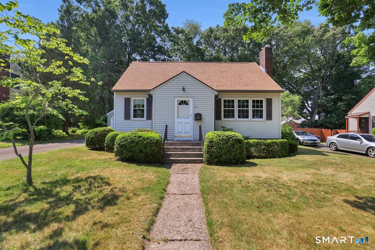 64 Bretton Road Manchester, CT 06042 - Photo 3 of 30