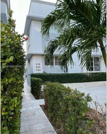 $2,500 | Flamingo-Lummus, Miami Beach, FL 33139