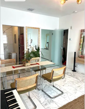 $2,500 | Flamingo-Lummus, Miami Beach, FL 33139