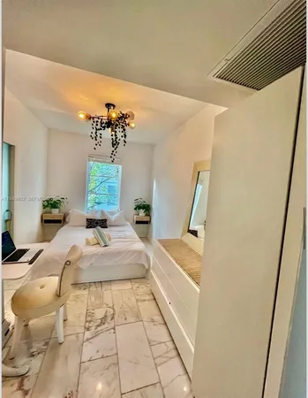 $2,500 | Flamingo-Lummus, Miami Beach, FL 33139