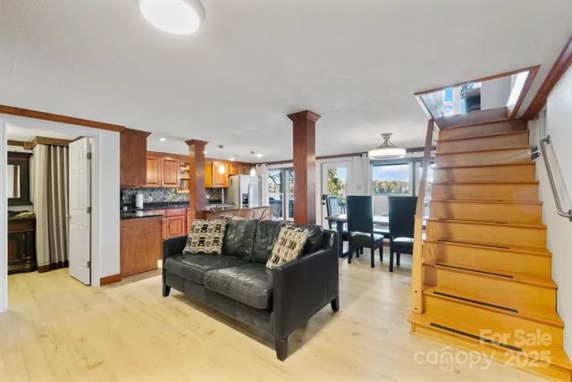 $585,000 | 579 Riverview Drive, Lexington, NC 27292