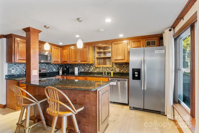 $585,000 | 579 Riverview Drive, Lexington, NC 27292