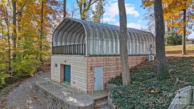 $585,000 | 579 Riverview Drive, Lexington, NC 27292