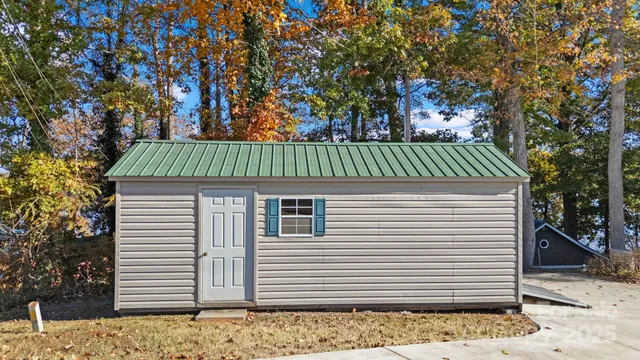 $585,000 | 579 Riverview Drive, Lexington, NC 27292