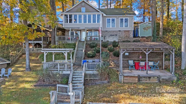 $585,000 | 579 Riverview Drive, Lexington, NC 27292