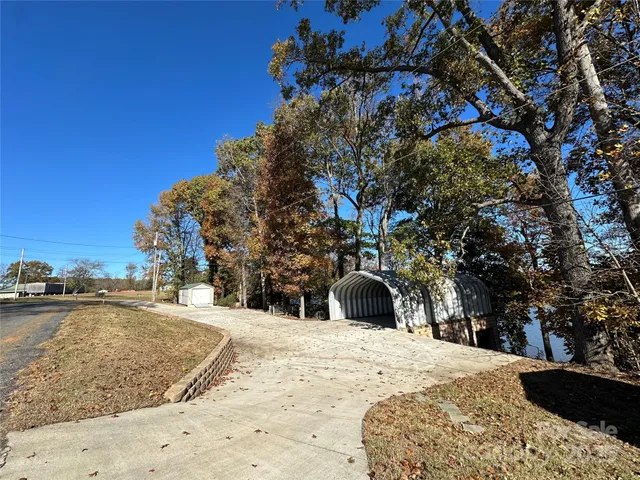 $585,000 | 579 Riverview Drive, Lexington, NC 27292