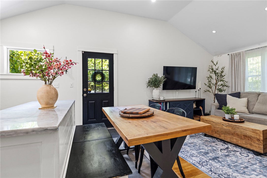 762 Waites Corner Road South Kingstown, RI 02892 - Photo 6 of 43