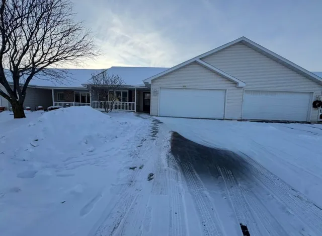 $274,900 | 2290 Patriot Lane, Unit B, Oshkosh, WI 54904