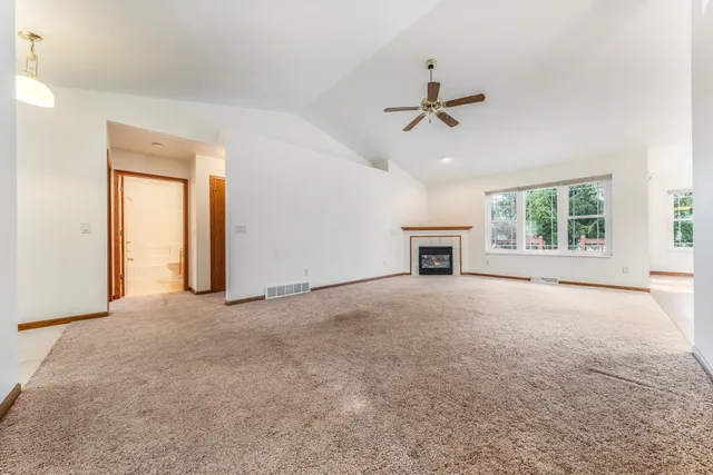 $274,900 | 2290 Patriot Lane, Unit B, Oshkosh, WI 54904