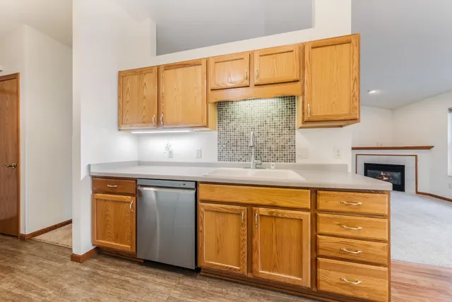 $274,900 | 2290 Patriot Lane, Unit B, Oshkosh, WI 54904