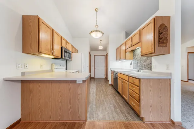 $274,900 | 2290 Patriot Lane, Unit B, Oshkosh, WI 54904