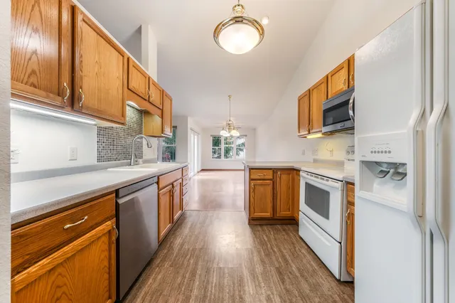 $274,900 | 2290 Patriot Lane, Unit B, Oshkosh, WI 54904