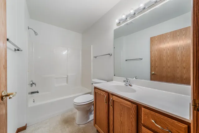 $274,900 | 2290 Patriot Lane, Unit B, Oshkosh, WI 54904