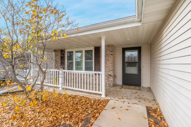 $274,900 | 2290 Patriot Lane, Unit B, Oshkosh, WI 54904