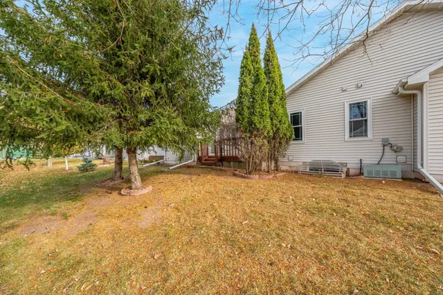 $274,900 | 2290 Patriot Lane, Unit B, Oshkosh, WI 54904