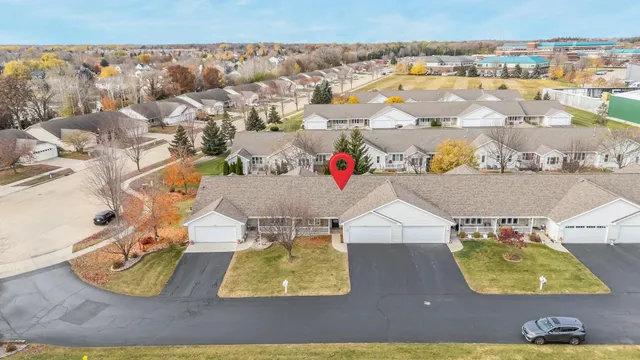 $274,900 | 2290 Patriot Lane, Unit B, Oshkosh, WI 54904