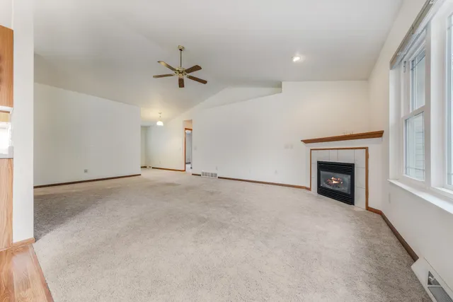 $274,900 | 2290 Patriot Lane, Unit B, Oshkosh, WI 54904