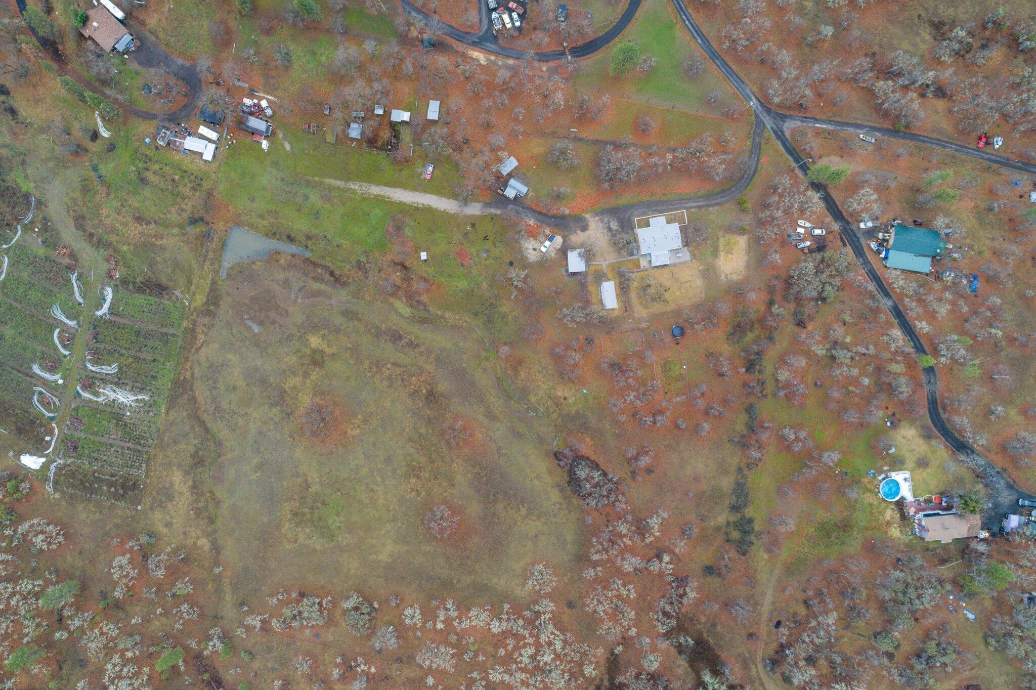 3810 Beagle Road White City, OR 97503 - Photo 33 of 34 31-web-or-mls-DJI_0035