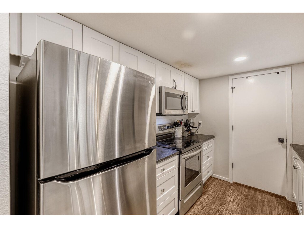 23551 Genesee Village Road, Unit H Golden, CO 80401 - Photo 6 of 24 Kitchen