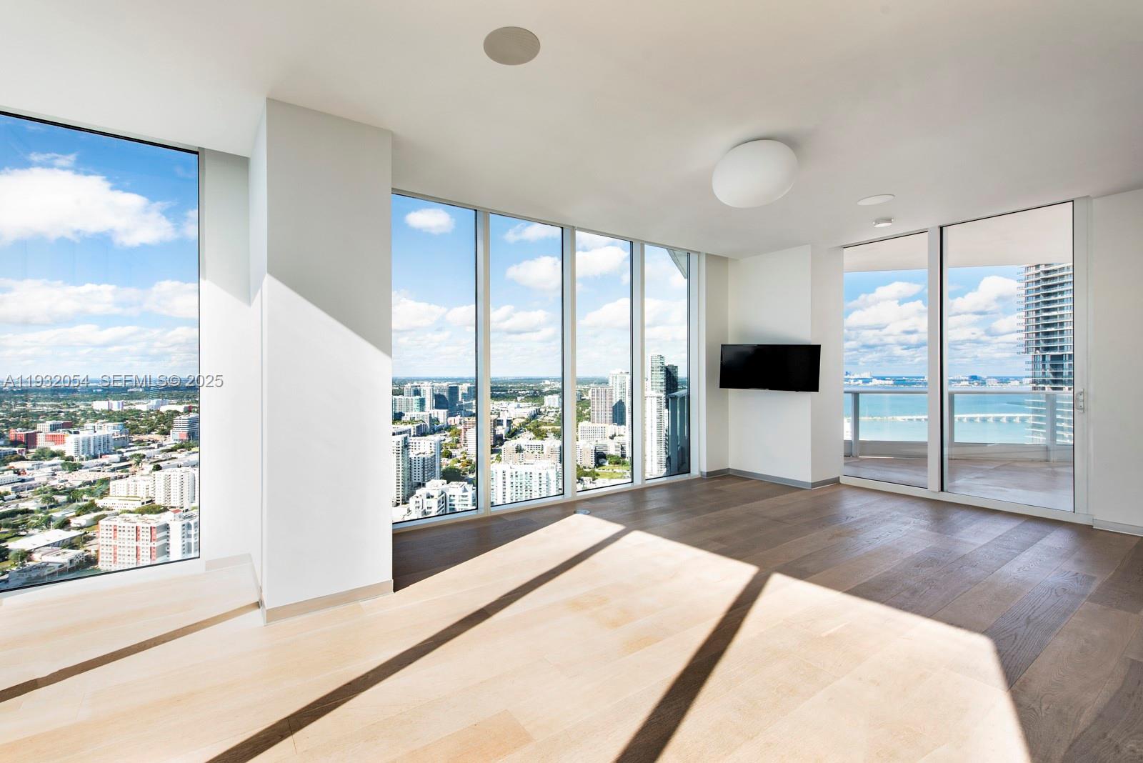 2020 North Bayshore Drive, Unit PH4502 Miami, FL 33137 - Photo 29 of 41