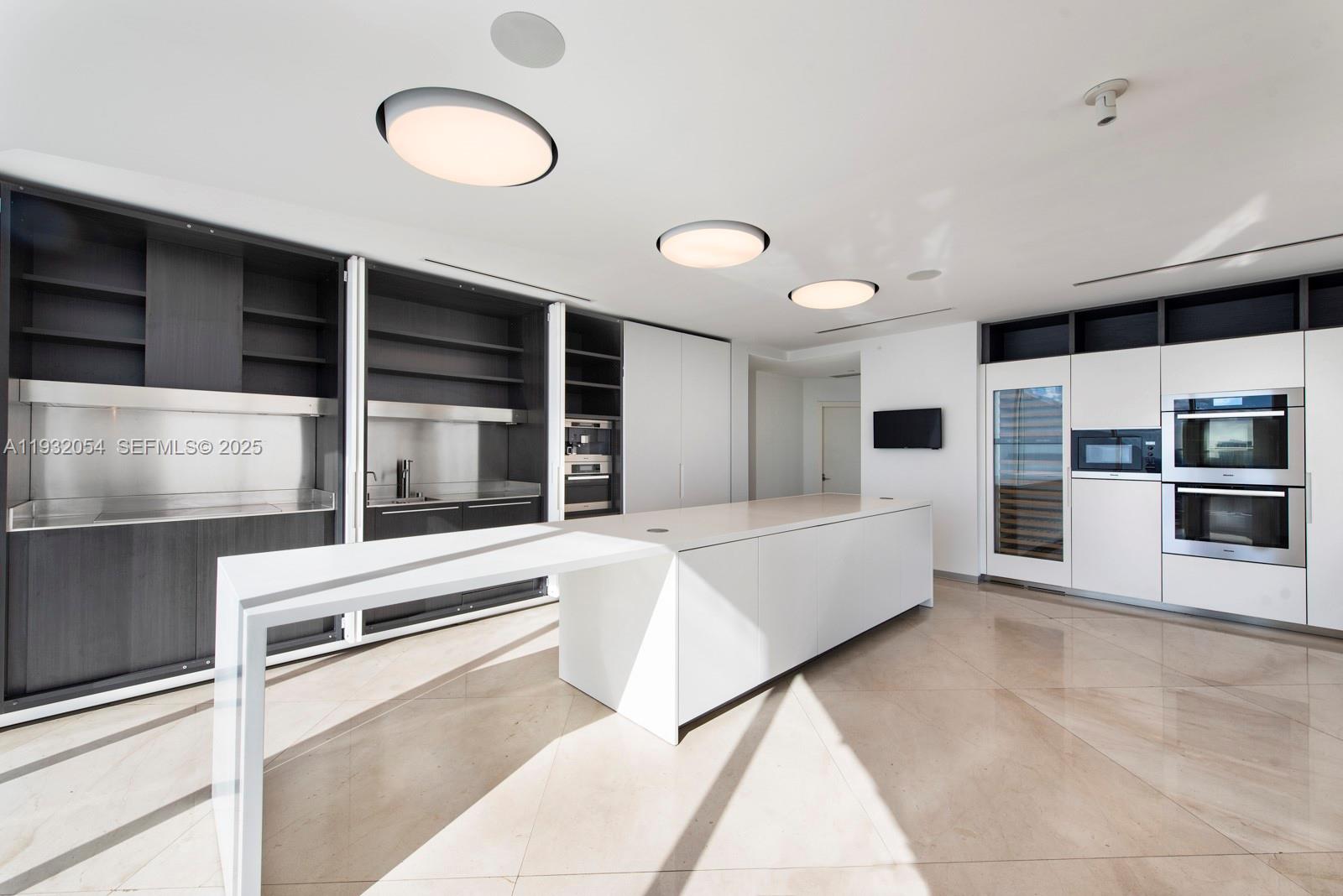 2020 North Bayshore Drive, Unit PH4502 Miami, FL 33137 - Photo 34 of 41